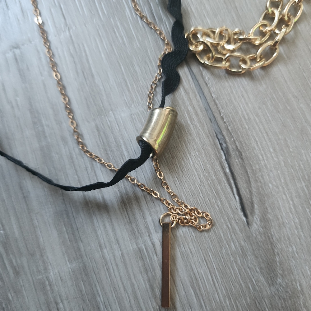 Chokers - Picture 10 of 16